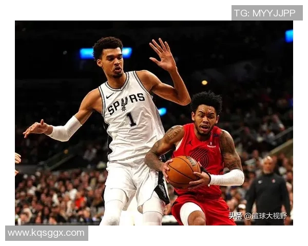 NBA灰熊对阵鹈鹕精彩直播回顾与赛后分析全景呈现