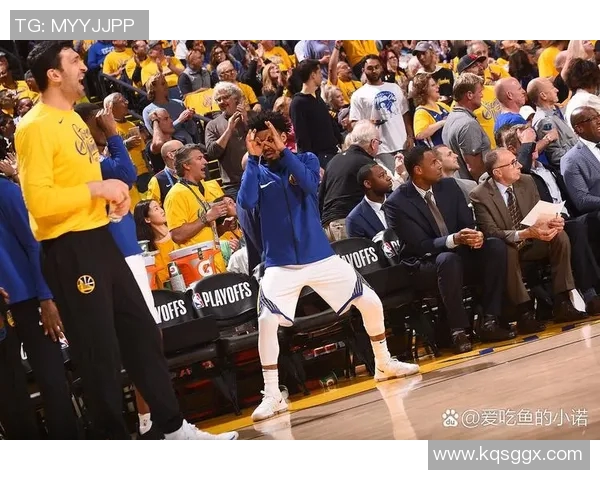 勇士与灰熊激战正酣虎扑热议赛场精彩瞬间与球员表现 勇士与灰熊激战正酣虎扑热议赛场精彩瞬间与球员表现