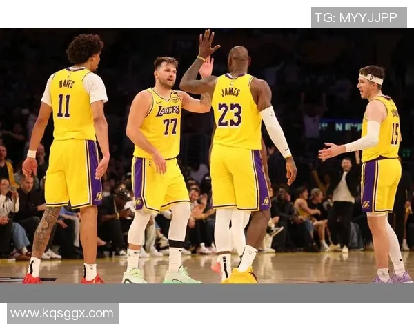 湖人火箭激战赛点争夺战谁能在季后赛中笑到最后