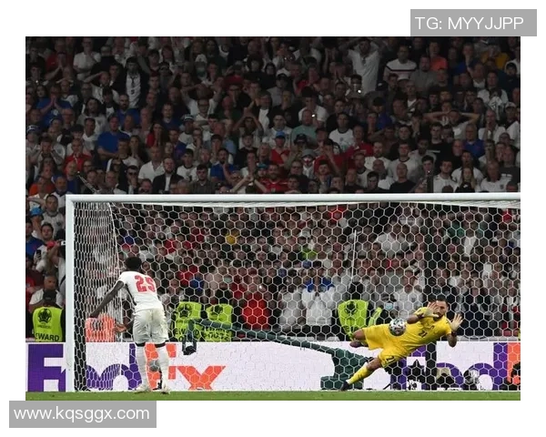 曼联与曼城在鸟巢的巅峰对决引发足球盛宴的热潮 曼联与曼城在鸟巢的巅峰对决引发足球盛宴的热潮